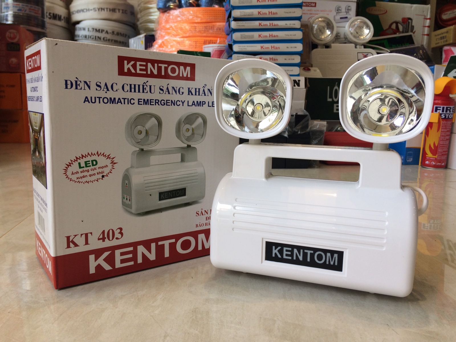 Đèn sạc chiếu sáng khẩn cấp KT 403